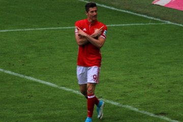 Trigol Lewandowski antar Muenchen cukur Augsburg 6-0