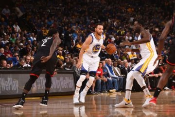 Bangkit dari ketertinggalan, Warriors benamkan Rockets 