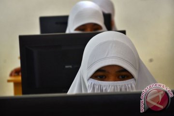 Demi UN, siswa dari pulau menginap di sekolah