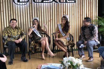 Konsumen Lexus rela antri foto bareng Miss Universe Iris Mittenaere