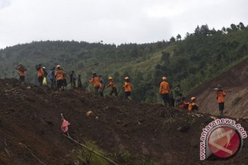 Longsor susulan terjadi saat evakuasi di Ponorogo