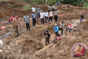 Pengungsi korban longsor segera direlokasi