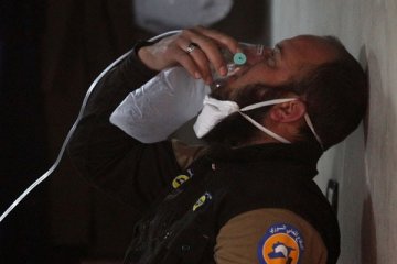 72 tewas dalam serangan yang diduga gunakan senjata kimia di Suriah