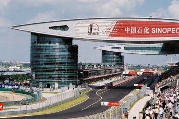 Latihan bebas GP F1 Shanghai ditunda karena cuaca buruk