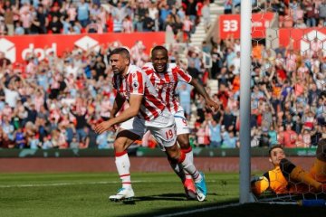 Liverpool tertinggal 0-1 dari Stoke di babak pertama