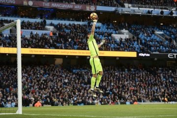 Guardiola tebar pujian untuk Claudio Bravo