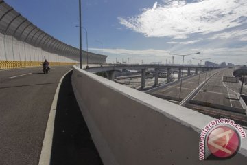 Pasca-tol Priok, Jokowi berharap kontainer tak lagi transit di Singapura