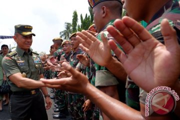 KSAD beri penghargaan kepada dua prajurit Babinsa