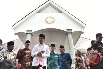 Di Masjid Hasyim Asy`ari, Jokowi ajak rakyat saling hargai dan hormati