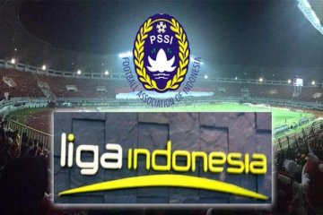 Laga Semen Padang vs PSM mundur karena tarawih