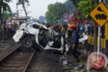 Kecelakaan kereta tewaskan tiga orang di Surabaya