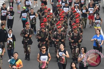 Danjen Kopassus ikut lomba balap karung