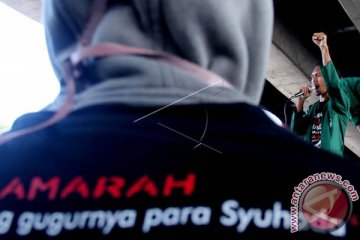 UNJUK RASA PERINGATI AMARAH
