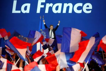 Beragam komentar atas kemenangan Macron
