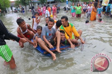 Ribuan rumah terendam banjir pasang di Belawan
