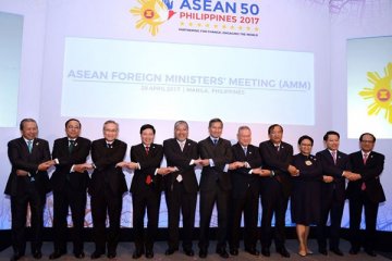 Menlu se-ASEAN akan datangi AS minta klarifikasi kebijakan Trump