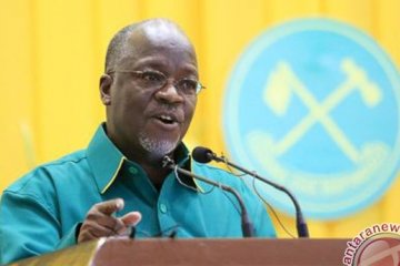 Presiden Tanzania dukung pejabat yang pukuli para siswa dengan tongkat