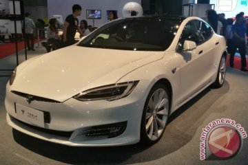 Tesla tarik 11.000 SUV model X karena masalah kursi