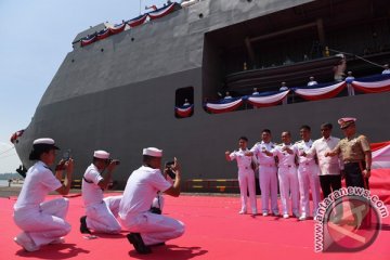 Kapal perang ekspor "SSV-2" buatan Indonesia tiba di Filipina