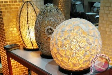 Lampu kerang cantik karya perajin Cirebon