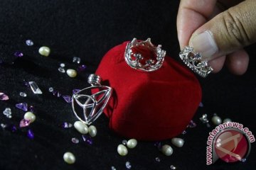 Cara sederhana rawat perhiasan perak agar terjaga kilaunya
