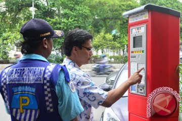 Pemkot Surabaya perluas layanan parkir meter