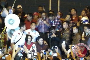 Djarot ajak massa pendukung Ahok bubarkan diri