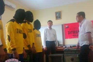 Peragakan Cara Bobol Brankas