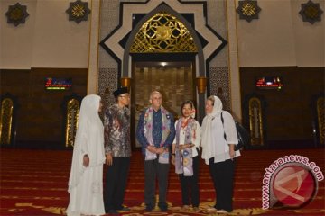 Duta besar Amerika Serikat kunjungi mesjid Islamic Center NTB