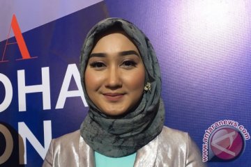 Tinggalkan pashmina, kerudung segi empat kembali digandrungi