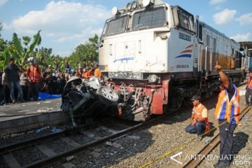 KECELAKAAN KERETA API