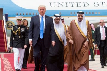 Donald Trump tiba di Saudi, negara pertama yang dikunjunginya