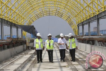 Tinjau LRT Palembang