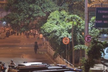Luka yang diderita dua polisi akibat bom Kampung Melayu