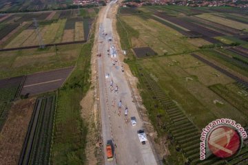 Lima berita kemarin, di antaranya tol gratis untuk mudik dan pasar murah