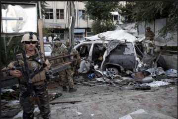8 anggota pasukan keamanan Afghanistan gugur dalam serangan bom mobil