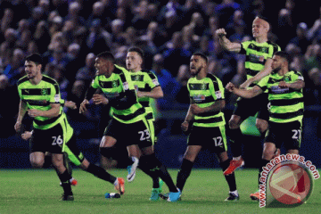 Suporter Huddersfield rayakan promosi ke Liga Utama Inggris