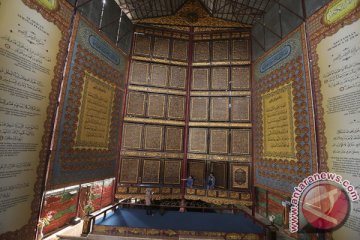 Wisata Religi Al Quran Raksasa