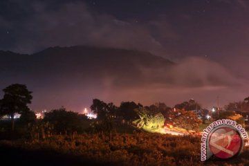 Siang tadi Gunung Marapi keluarkan lagi letusan