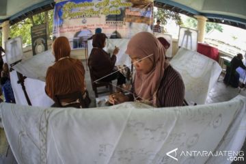 PRAKTIK MEMBATIK 