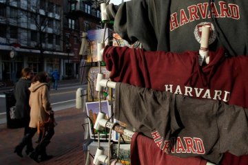 10 calon mahasiswa Harvard ditolak gara-gara unggahan di Facebook