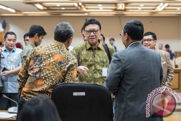 Membandingkan perhitungan pemilu "kuota hare-sainte lague"