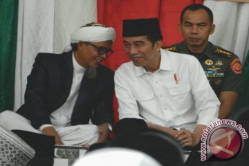 Jokowi telepon Syekh Tamim dan Erdogan bahas Qatar
