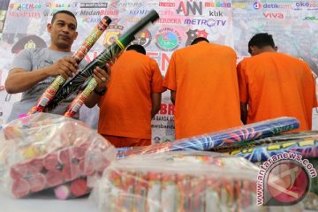 Polisi grebek gudang petasan di Indramayu