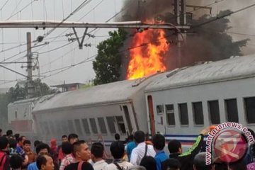 Kecelakaan kereta api Walahar Ekspres, perjalanan KRL terganggu