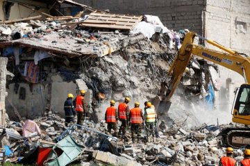 20 orang belum ditemukan dalam bangunan ambruk di Kenya