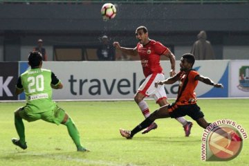 Suporter Persija terlibat bentrok dengan polisi Bekasi