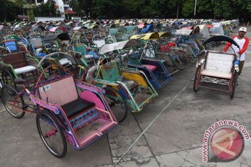 Sebaja: Becak bakal diatur, bukan ditambah