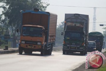 Volume kendaraan barang tol Jakarta-Cikampek mulai menurun
