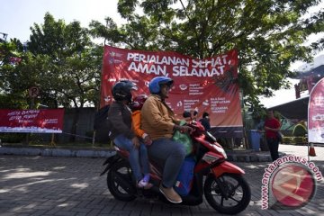 Pemudik sepeda motor padati jalan di kota Serang